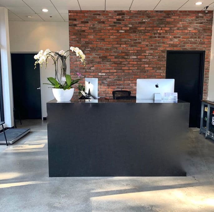 Reception desk and lobby at Dog & Cat Hospital Calabasas